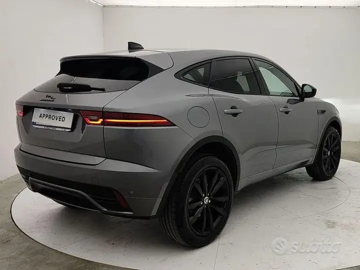 Jaguar E-Pace 2023 photo 2