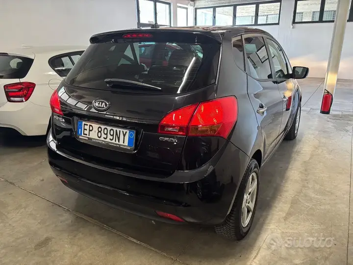 Kia Venga 2012 photo 4