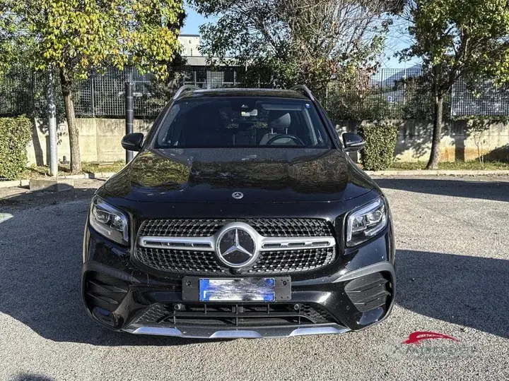 Mercedes-Benz Glb