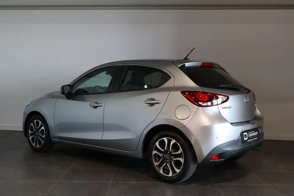 Mazda Mazda 2 2015 photo 3
