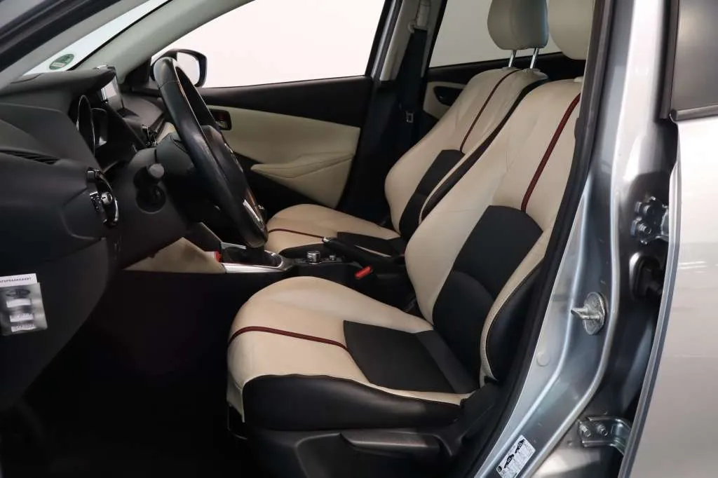 Mazda Mazda 2 2015 photo 5