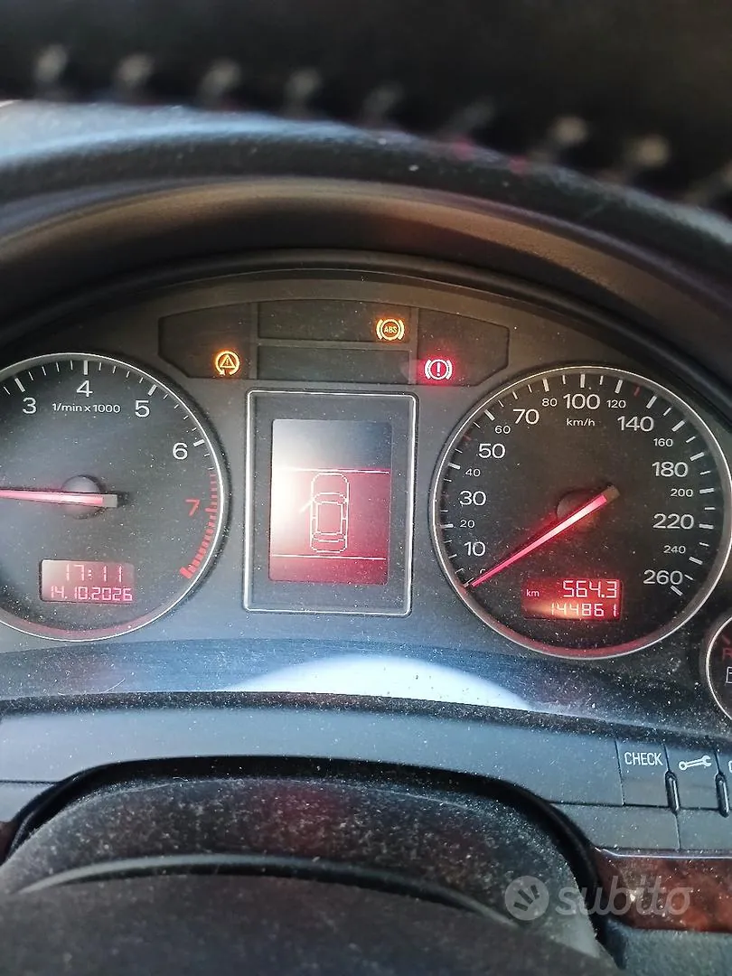 Audi A4 2002 photo 4