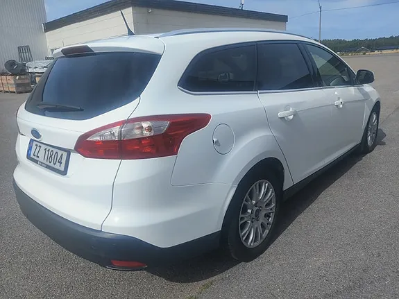 Ford Focus 2011 photo 3