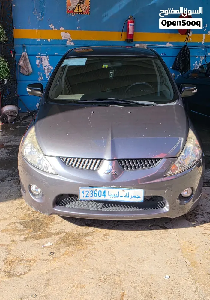Mitsubishi Grandis 2006 photo 5