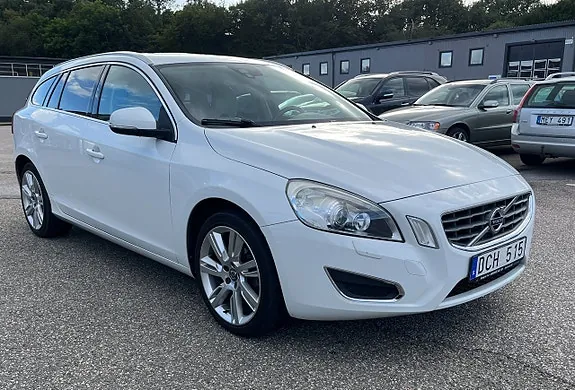 Volvo V60 2011 photo 2