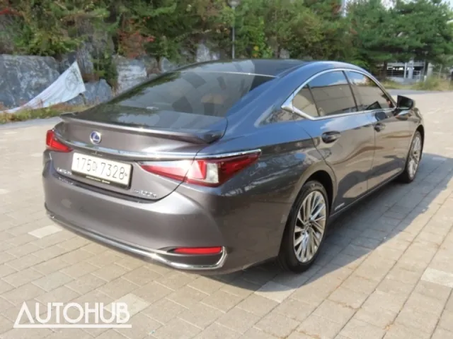 Lexus Es 2022 photo 3