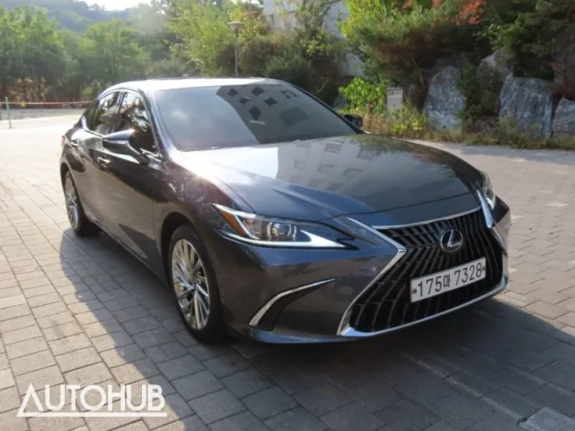 Lexus Es 2022 photo 2