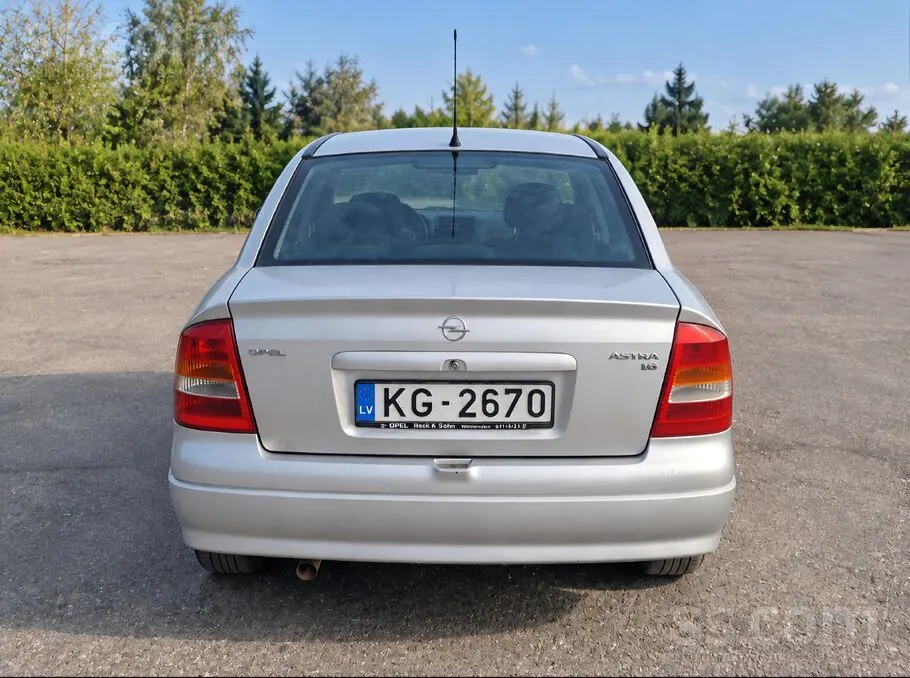 Opel Astra 2000 photo 4