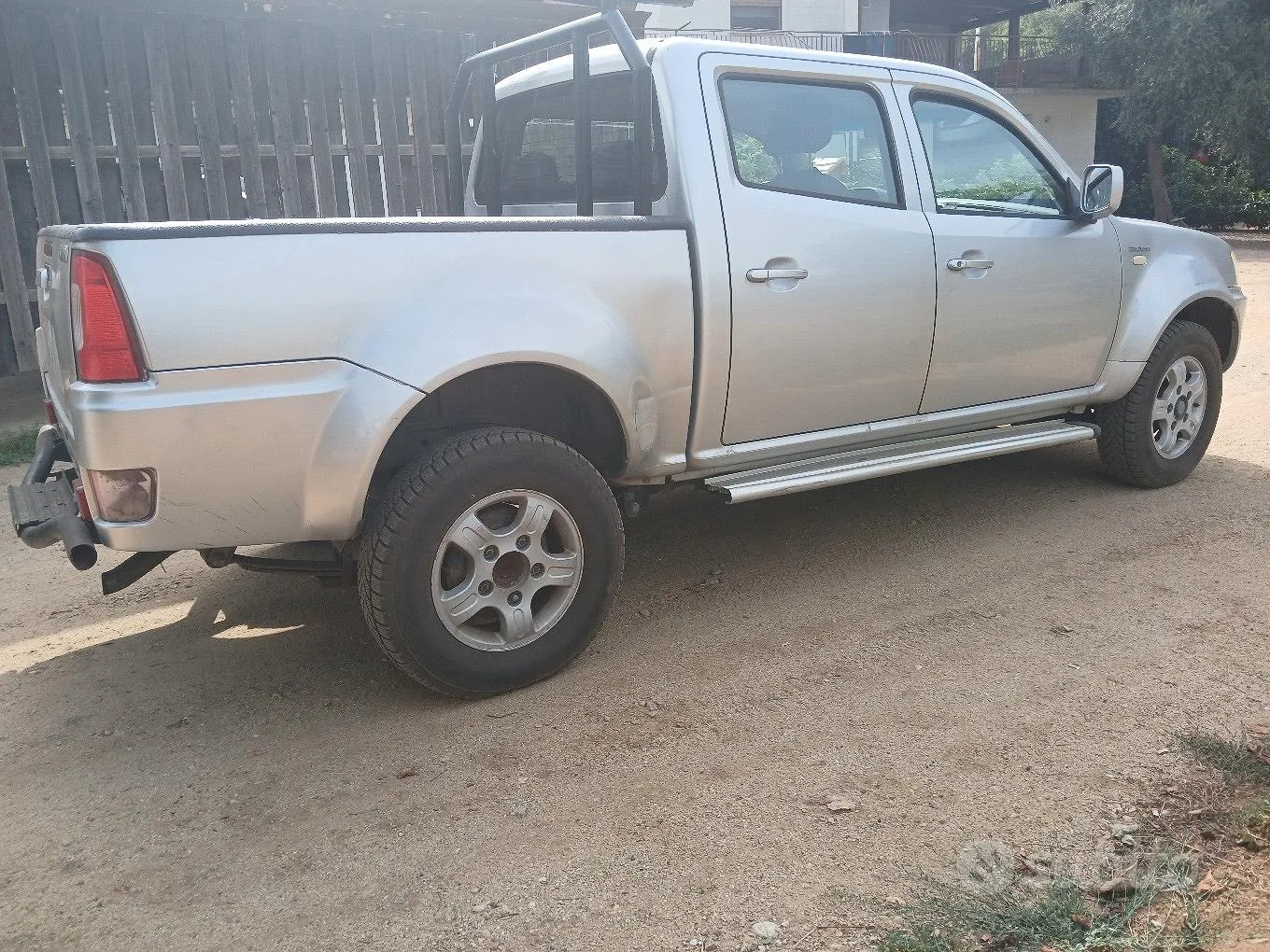Tata Xenon 2010 photo 3