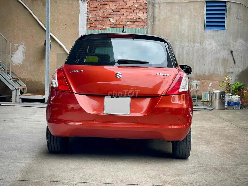 Suzuki Swift 2015 photo 4