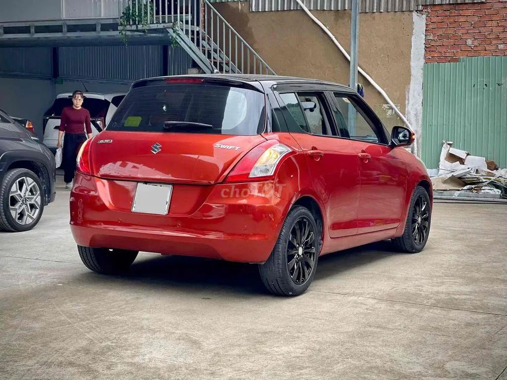 Suzuki Swift 2015 photo 2