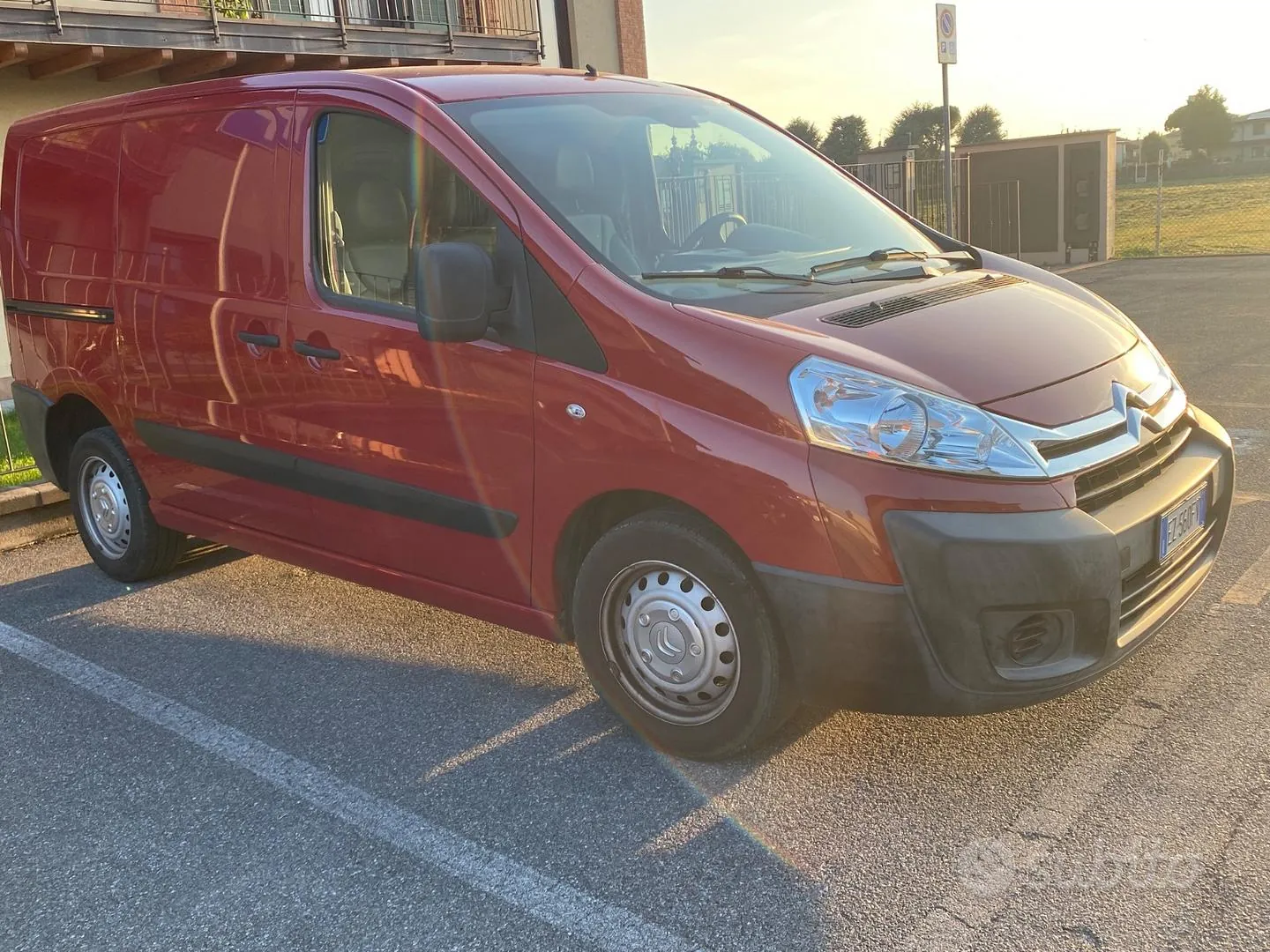 Citroen Jumpy 2015 photo 2