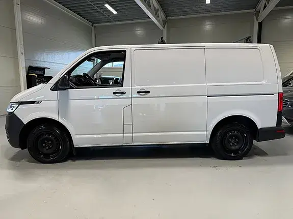 Volkswagen Transporter 2022 photo 2