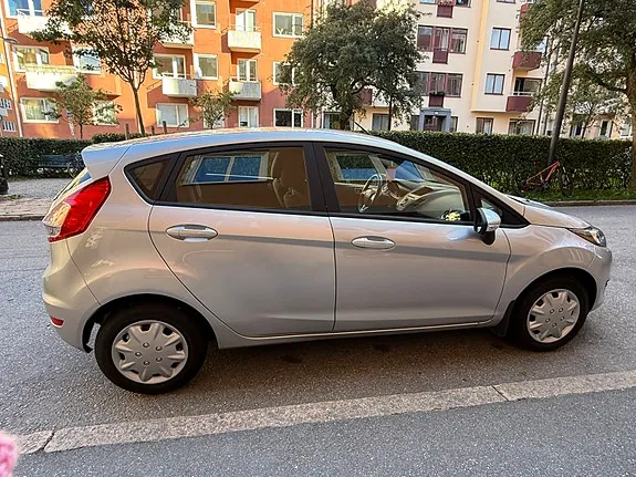 Ford Fiesta 2014 photo 4