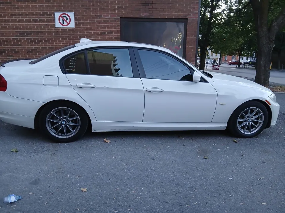 BMW 323I