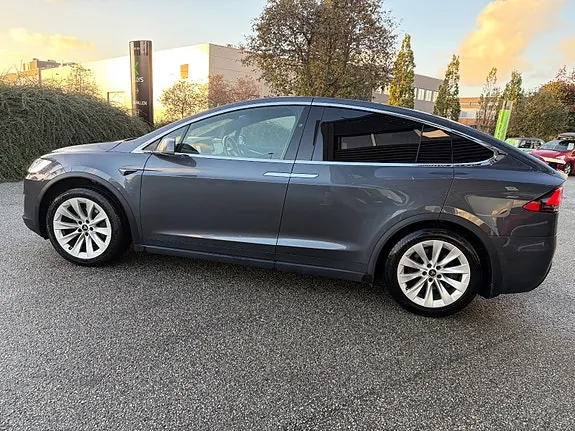 Tesla Model X 2017 photo 5