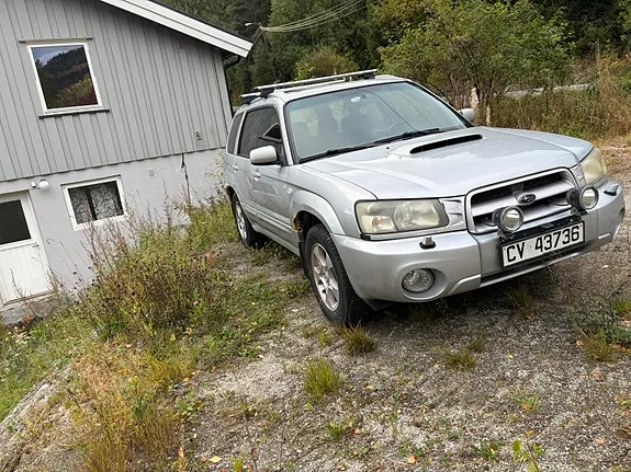 Subaru Forester 2005 photo 2
