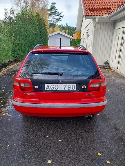 Volvo V40 1999 photo 3
