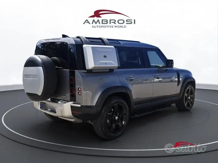 Land Rover Defender 2023 photo 3