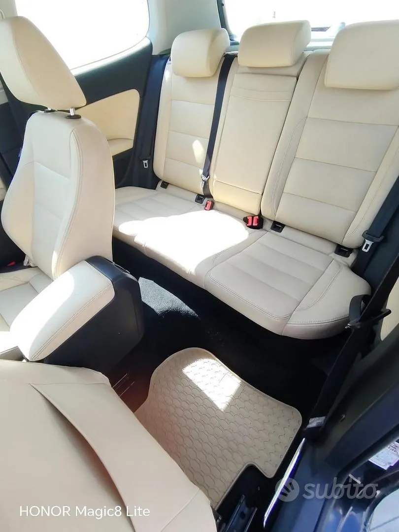 Volkswagen Golf 2011 photo 3