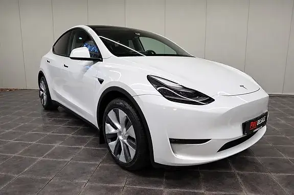 Tesla Model Y 2025 photo 4