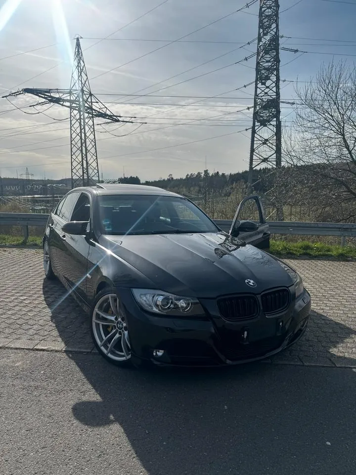 BMW E90