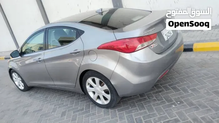 Hyundai Elantra 2012 photo 2