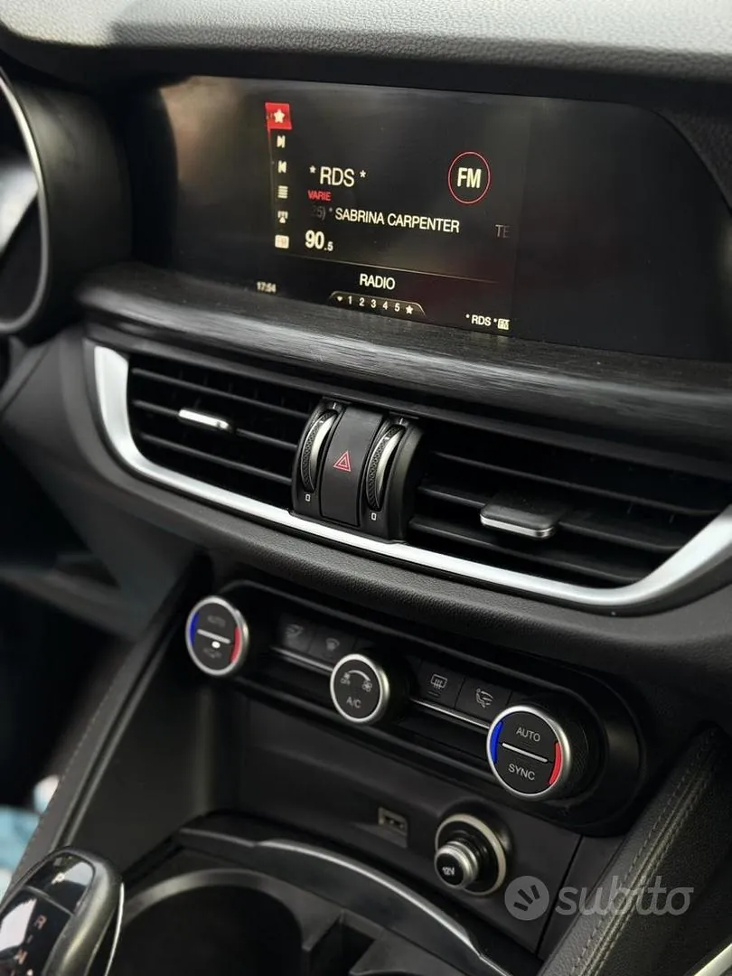 Alfa Romeo Stelvio 2018 photo 4