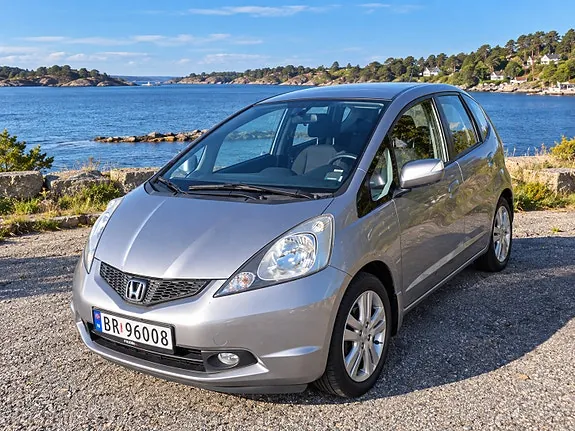 Honda Jazz 2010 photo 2