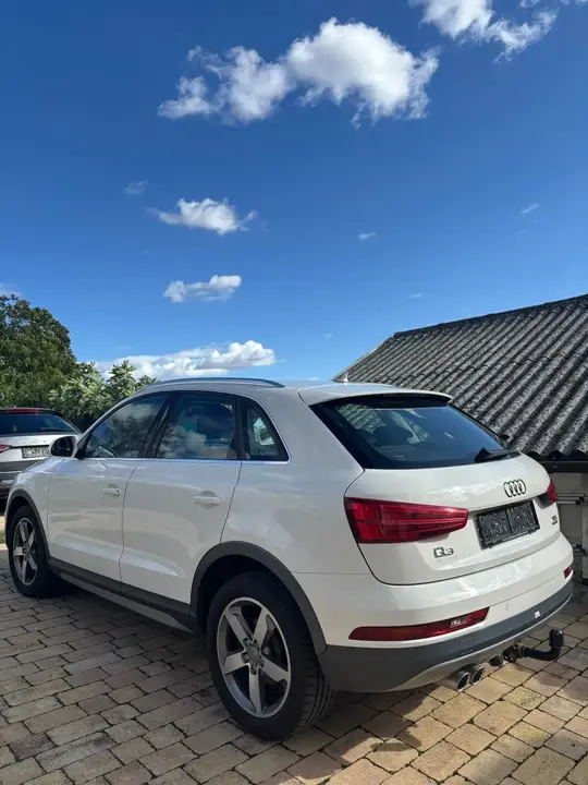 Audi Q3 2015 photo 2