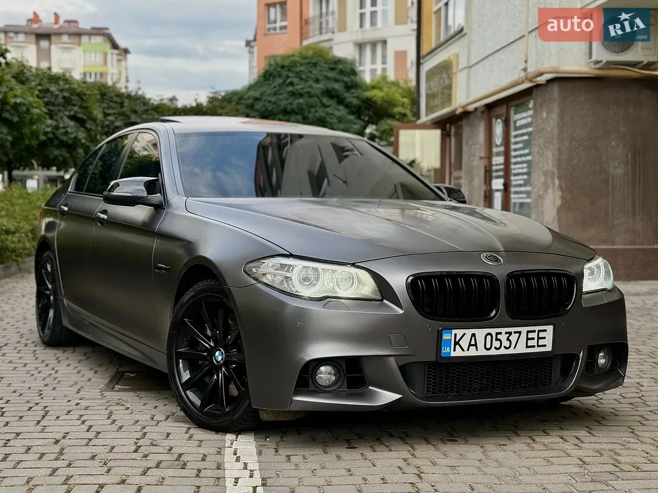 BMW 5 Series 2015 photo 2