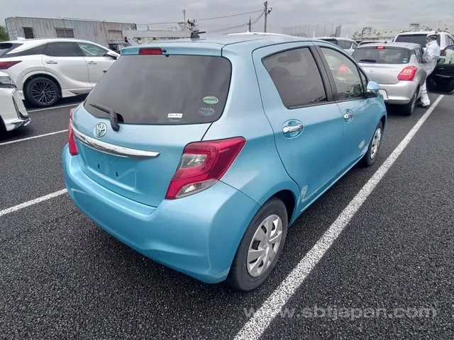 Toyota Vitz 2016 photo 4