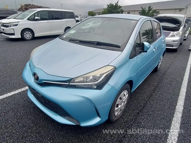 Toyota Vitz 2016 photo 2