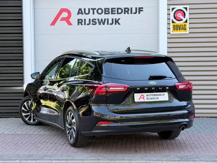 Ford Focus 2025 photo 3