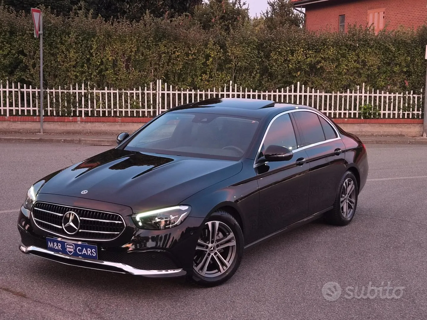 Mercedes-Benz E 220 2023 photo 3