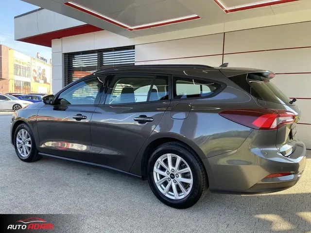 Ford Focus 2022 photo 3