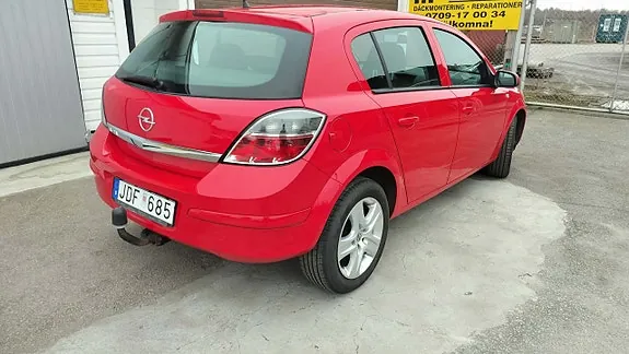 Opel Astra 2009 photo 3