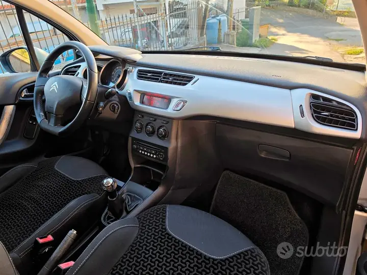 Citroen C3 2011 photo 3