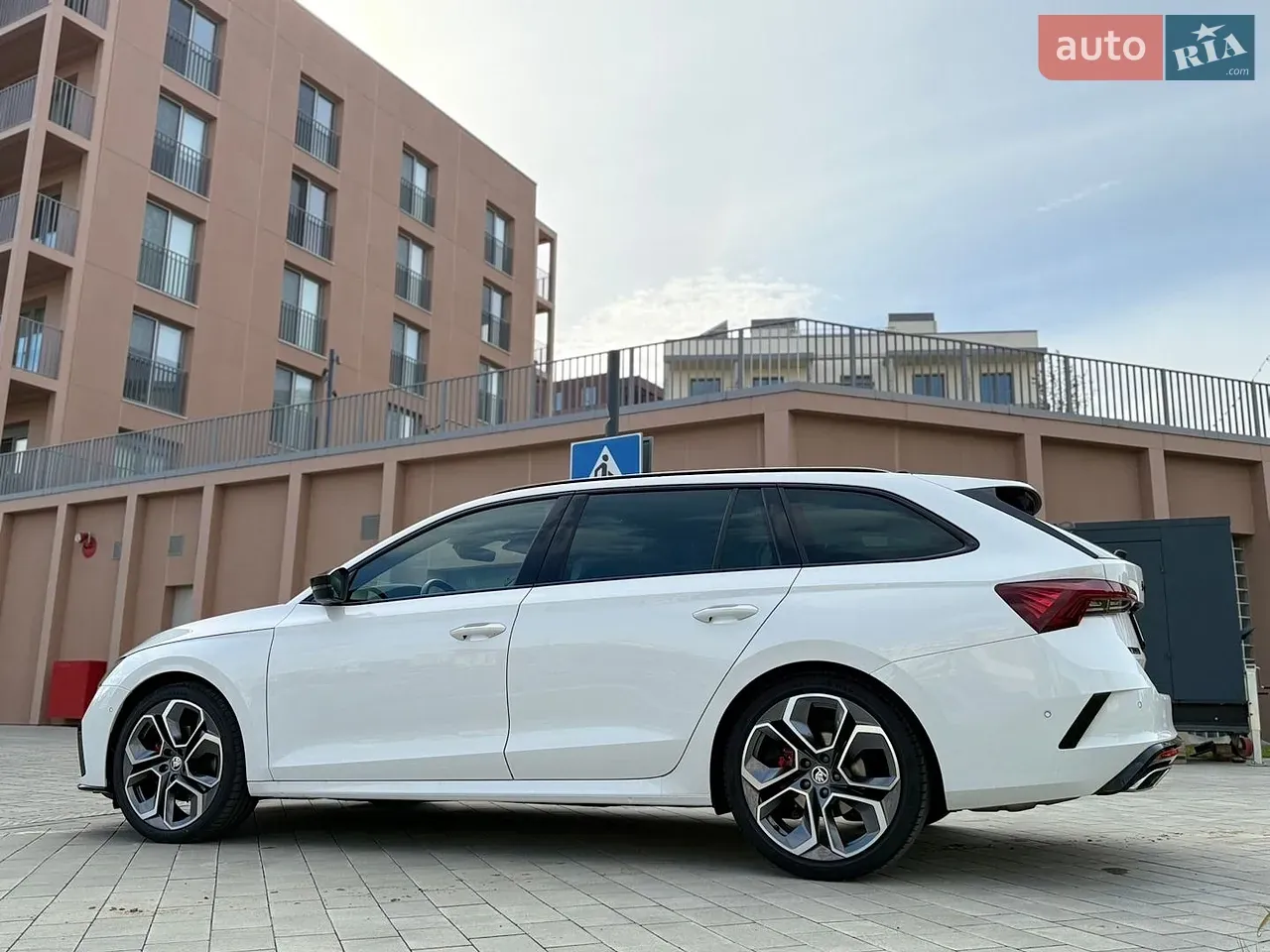 Skoda Octavia 2023 photo 5