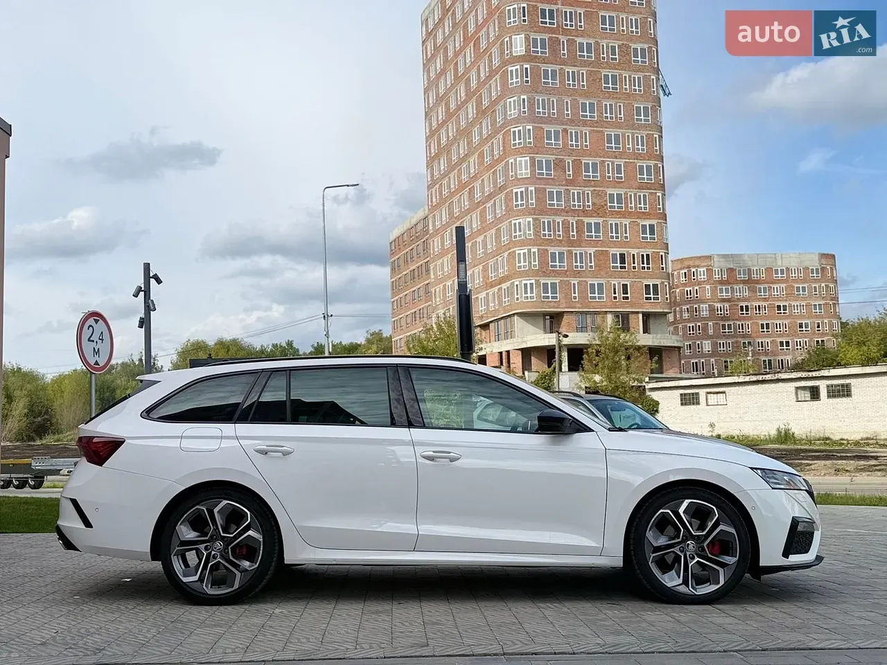 Skoda Octavia 2023 photo 3
