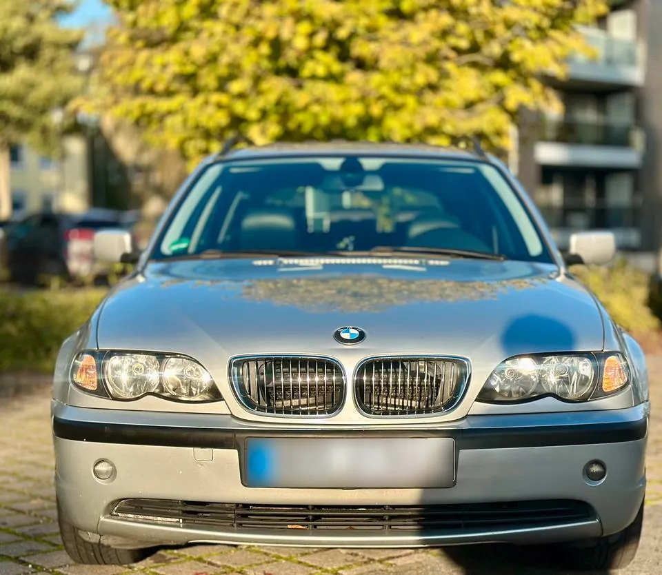 BMW 318I