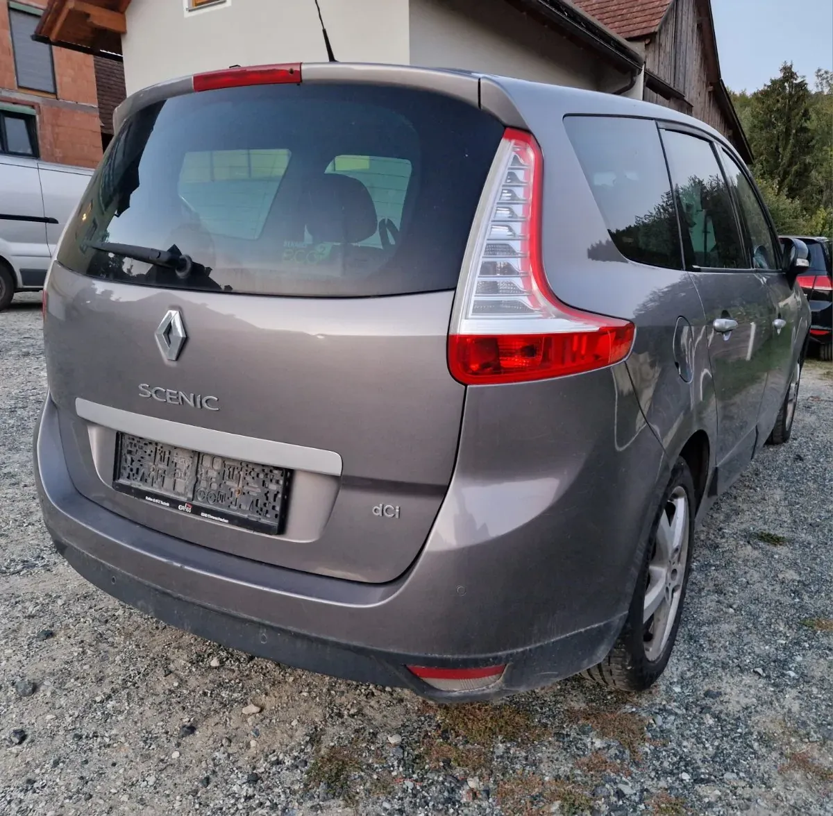 Renault Grand Scenic 2011 photo 3