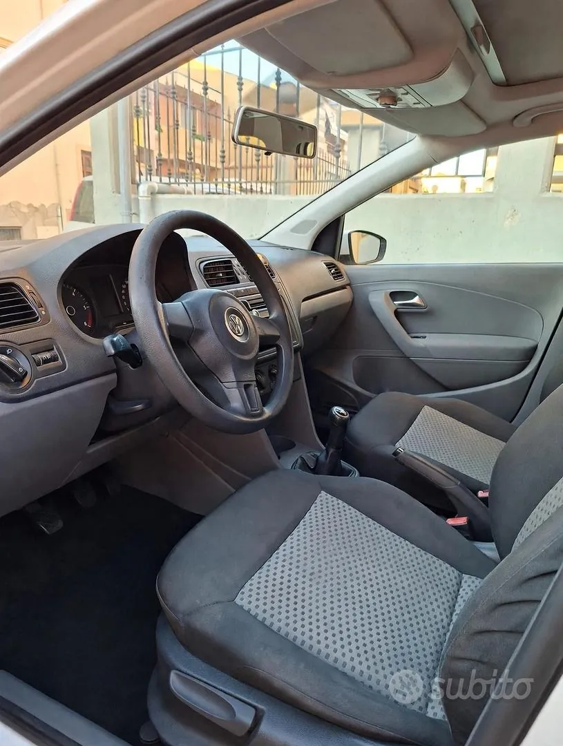 Volkswagen Polo 2011 photo 5