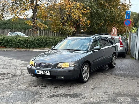 Volvo V70 2004 photo 2