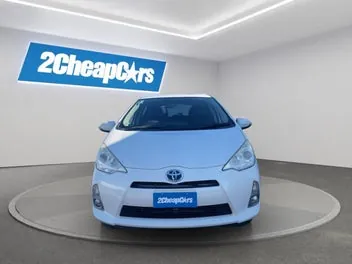 Toyota Aqua 2013 photo 3