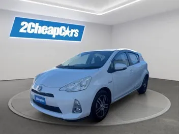 Toyota Aqua 2013 photo 2