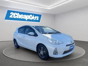 Toyota Aqua 2013 photo 4