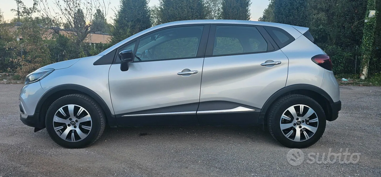 Renault Captur 2018 photo 2