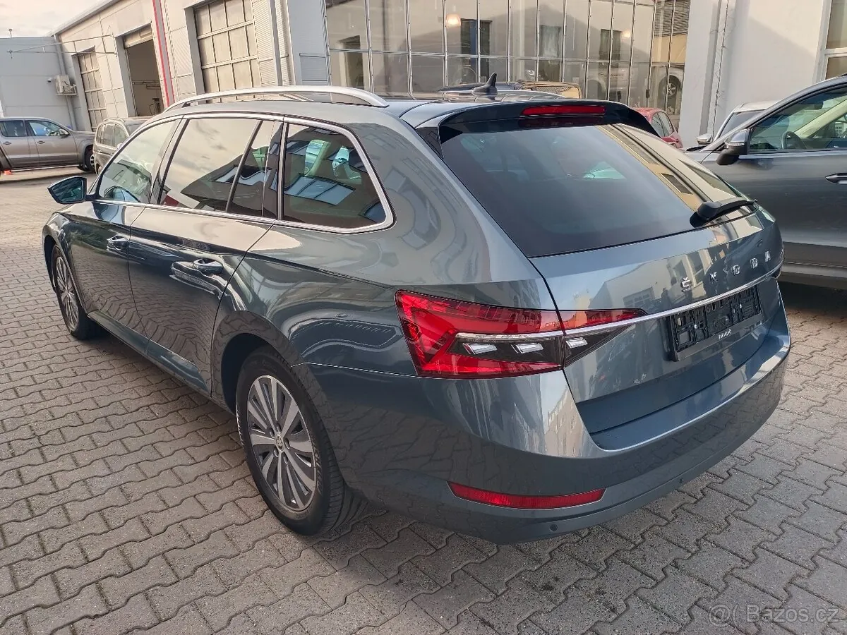 Skoda Superb 2022 photo 3