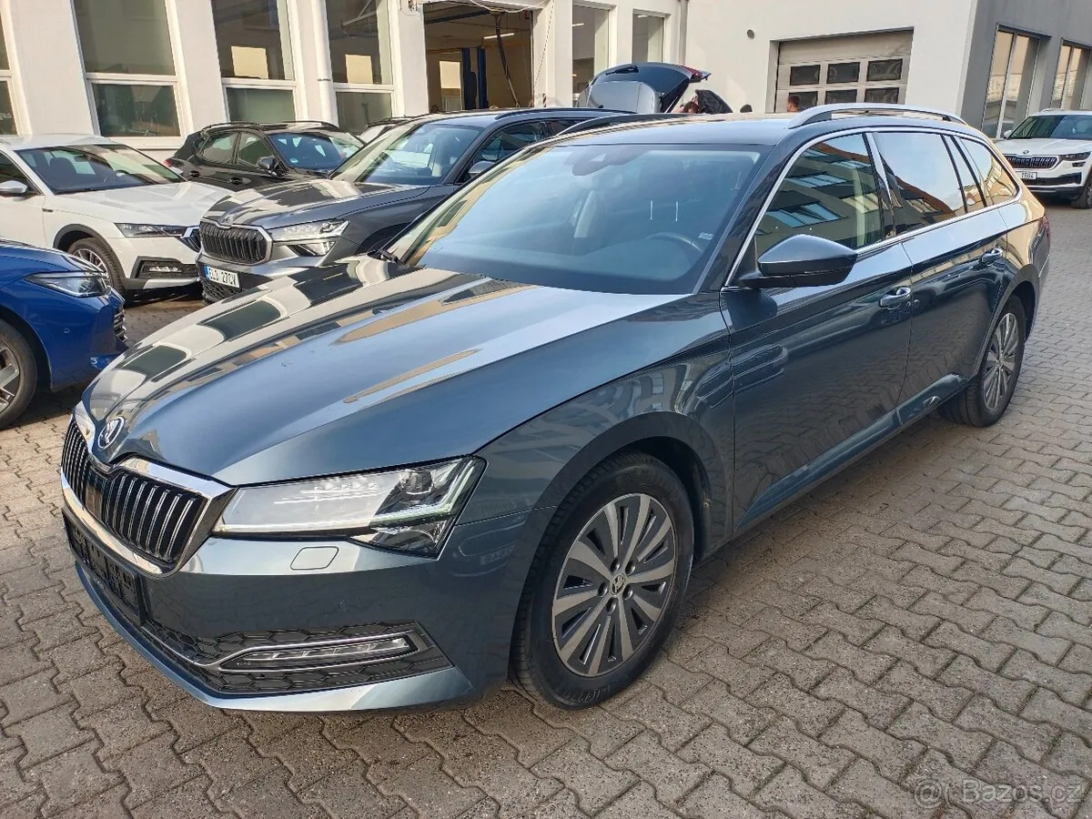 Skoda Superb 2022 photo 2